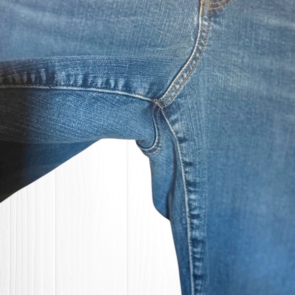 TORRID Perfect Boyfriend Vintage Stretch Mid-Rise Jeans - Picture 8 of 16